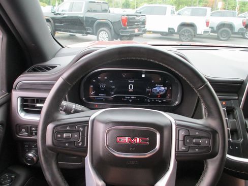 Certified 2023 GMC Yukon SLT w/ SLT Luxury Package image 33