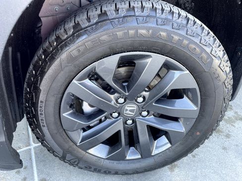 Certified 2025 Honda Ridgeline Sport image 6