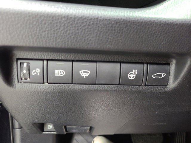 Used 2022 Toyota RAV4 XLE w/ Convenience Package AWD/4WD image 37