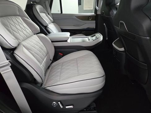 New 2026 Lincoln Navigator Black Label image 19