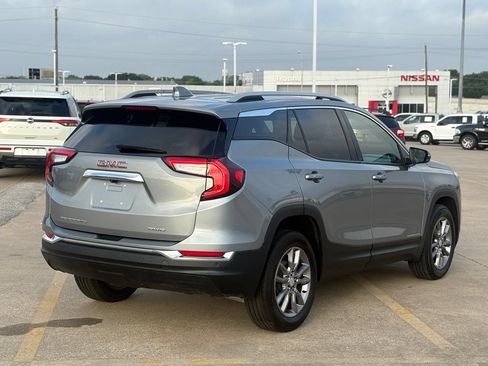 Used 2024 GMC Terrain SLT w/ Infotainment Package II AWD/4WD image 8