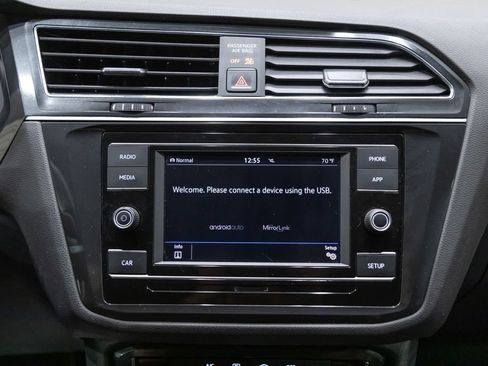 Used 2018 Volkswagen Tiguan S AWD/4WD image 23