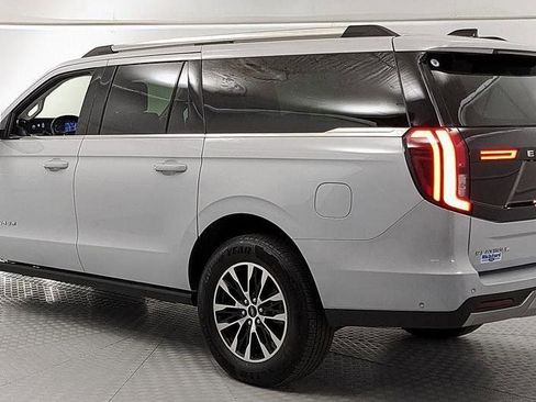 Certified 2025 Ford Expedition Max Platinum AWD/4WD image 4