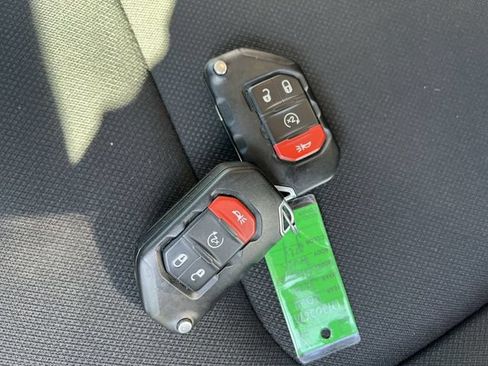 Used 2022 Jeep Gladiator Sport AWD/4WD image 33