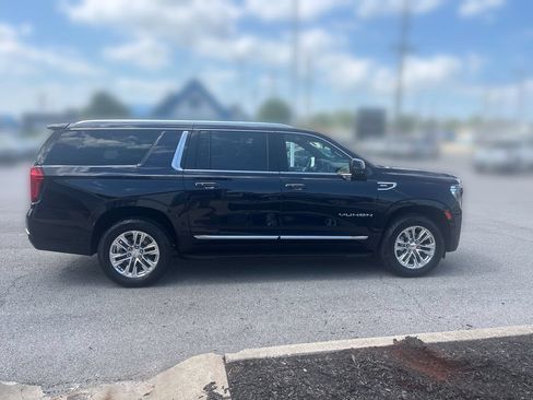 Used 2023 GMC Yukon XL SLT w/ SLT Premium Package AWD/4WD image 9