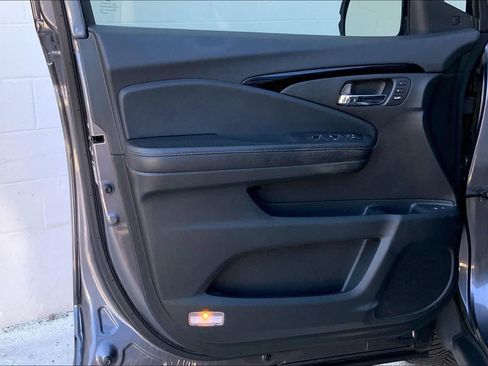 Used 2018 Honda Pilot Elite image 26