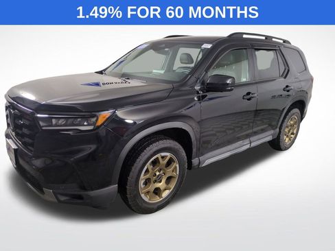 Certified 2024 Honda Pilot TrailSport image 1