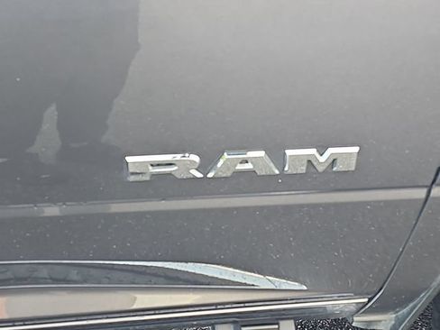 Used 2025 RAM 2500 Big Horn AWD/4WD image 33