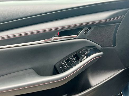 Used 2024 MAZDA MAZDA3 s image 17