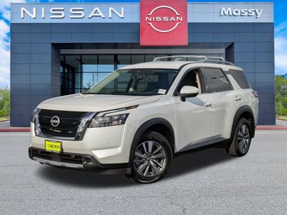 New 2025 Nissan Pathfinder SL