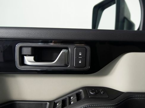 Used 2025 INEOS Grenadier AWD/4WD image 10