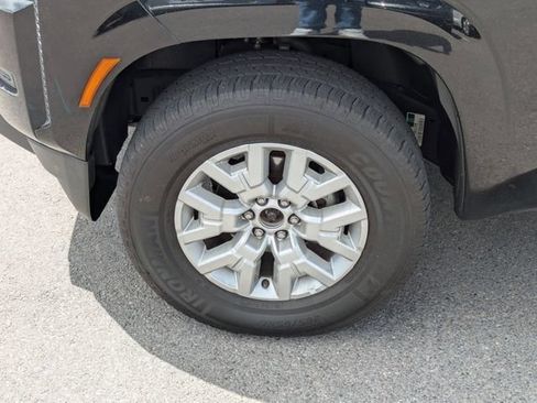 Used 2023 Nissan Frontier SV AWD/4WD image 10