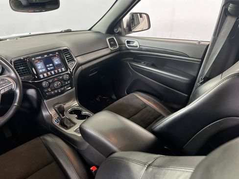 Used 2022 Jeep Grand Cherokee Laredo X image 24