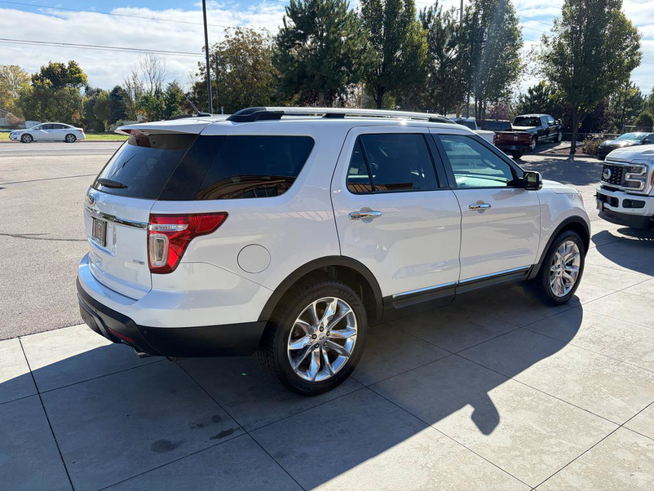 Used 2015 Ford Explorer Limited w/ Equipment Group 302A AWD/4WD image 31