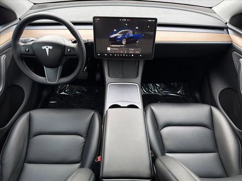 Used 2023 Tesla Model Y Long Range image 25