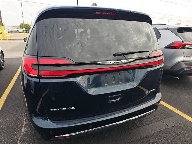 Used 2024 Chrysler Pacifica Limited FWD image 7
