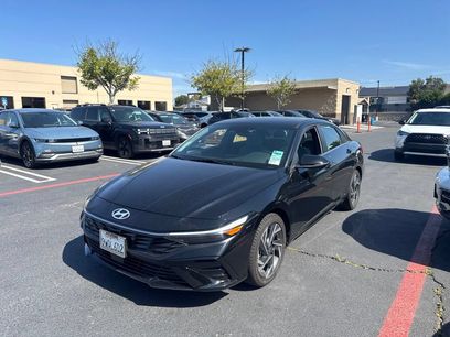 Certified 2025 Hyundai Elantra Limited