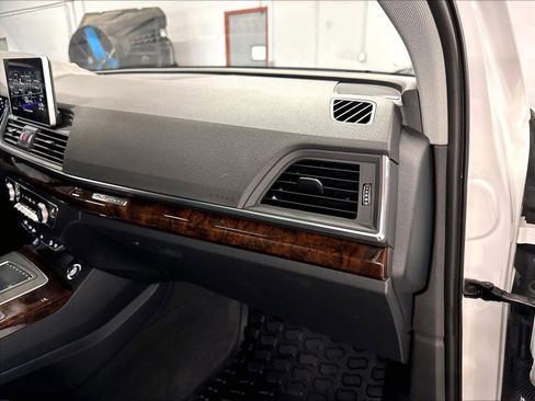 Used 2018 Audi Q5 2.0T Premium Plus w/ Premium Plus Package AWD/4WD image 17