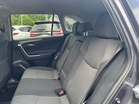 Used 2021 Toyota RAV4 XLE w/ Convenience Package AWD/4WD image 18
