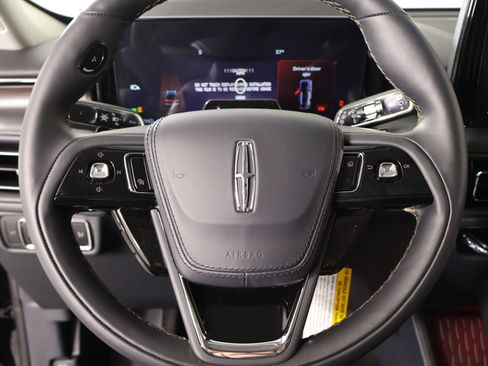 New 2026 Lincoln Aviator Reserve AWD/4WD image 3