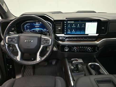 Used 2022 Chevrolet Silverado 1500 LT Trail Boss AWD/4WD image 14