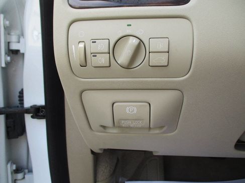 Used 2012 Volvo XC70 3.2 AWD/4WD image 15