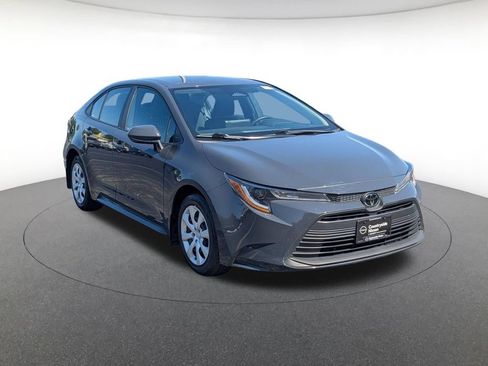Used 2025 Toyota Corolla LE FWD image 3