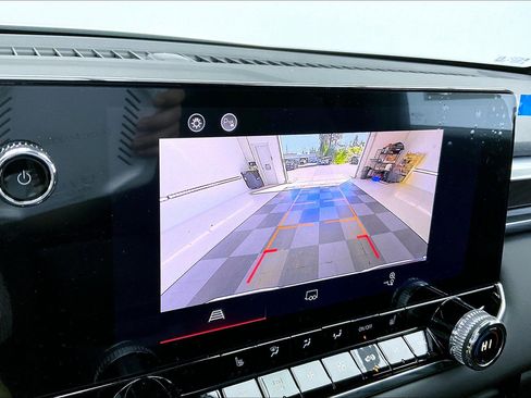 New 2025 GMC Canyon Elevation w/ Convenience Package image 13