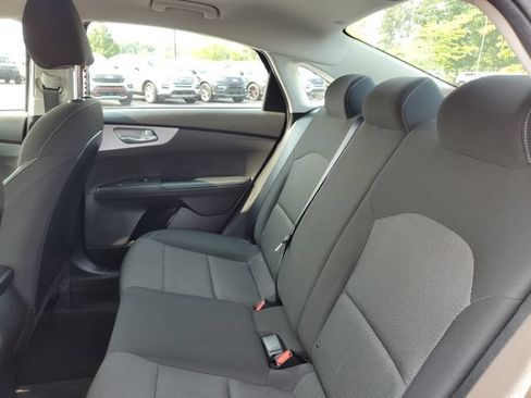 Used 2024 Kia Forte LXS w/ LXS Technology Package FWD image 28