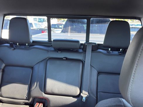 Used 2021 GMC Sierra 1500 SLT image 30