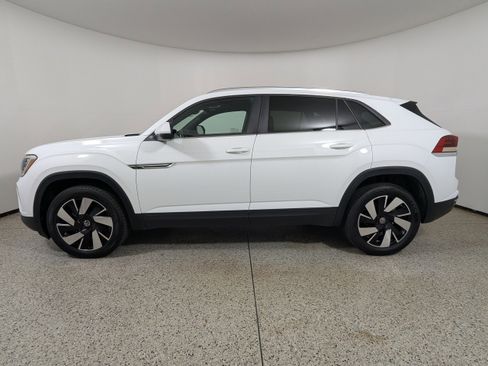 Used 2025 Volkswagen Atlas Cross Sport SE AWD/4WD image 4