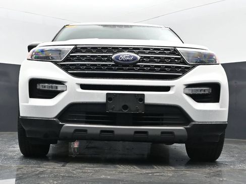 Used 2023 Ford Explorer XLT w/ Equipment Group 202A AWD/4WD image 22