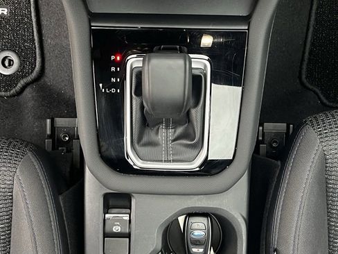 Used 2025 Subaru Forester Premium image 26