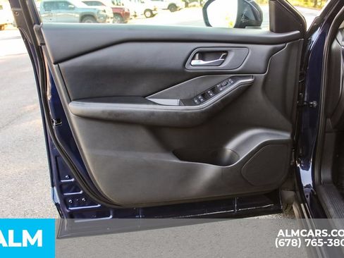Used 2025 Nissan Rogue SV FWD image 38