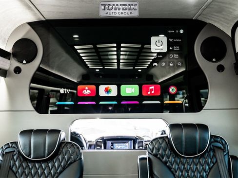 Used 2017 Mercedes-Benz Sprinter 2500 image 12