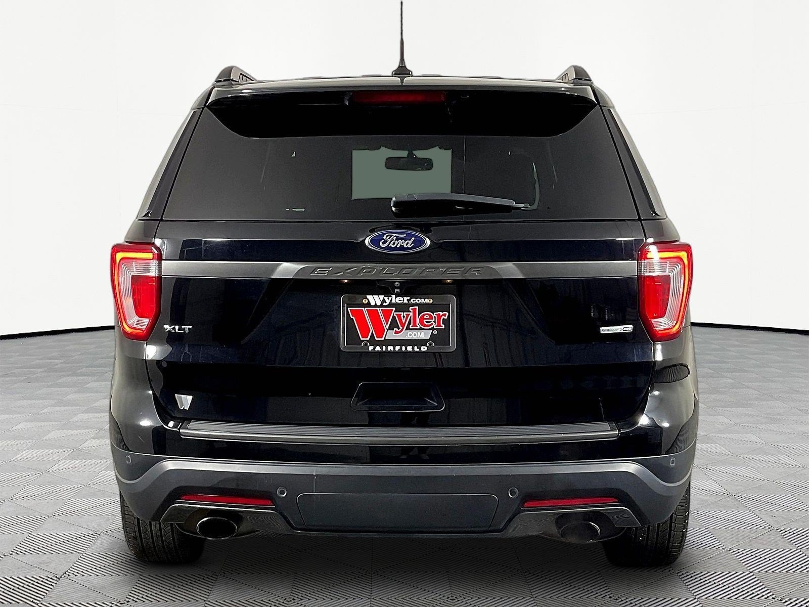 Used 2018 Ford Explorer XLT w/ Equipment Group 202A AWD/4WD image 5