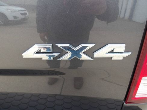 Used 2017 RAM 1500 Express w/ Express Value Package AWD/4WD image 30