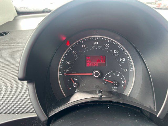 Used 2010 Volkswagen Beetle Coupe FWD image 13