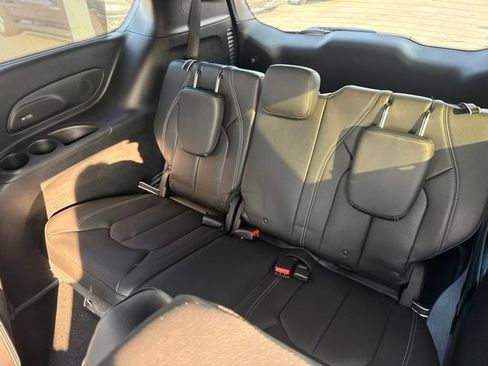Used 2018 Chrysler Pacifica Touring-L Plus w/ Advanced Safetytec Group FWD image 24
