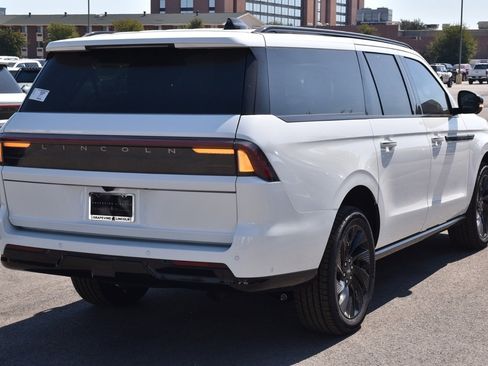 New 2025 Lincoln Navigator L Reserve w/ Jet Appearance Package image 7