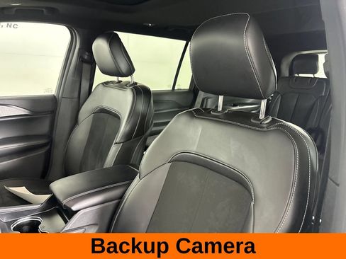 Used 2024 Jeep Grand Cherokee L Altitude AWD/4WD image 12