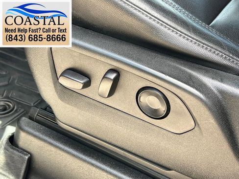 Used 2021 Chevrolet Suburban LT RWD image 8