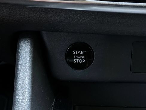 Used 2025 Nissan Rogue SV FWD image 26
