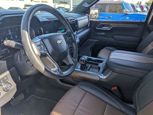 Used 2023 Chevrolet Silverado 1500 High Country w/ Technology Package image 18