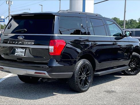 Used 2024 Ford Expedition XLT AWD/4WD image 11