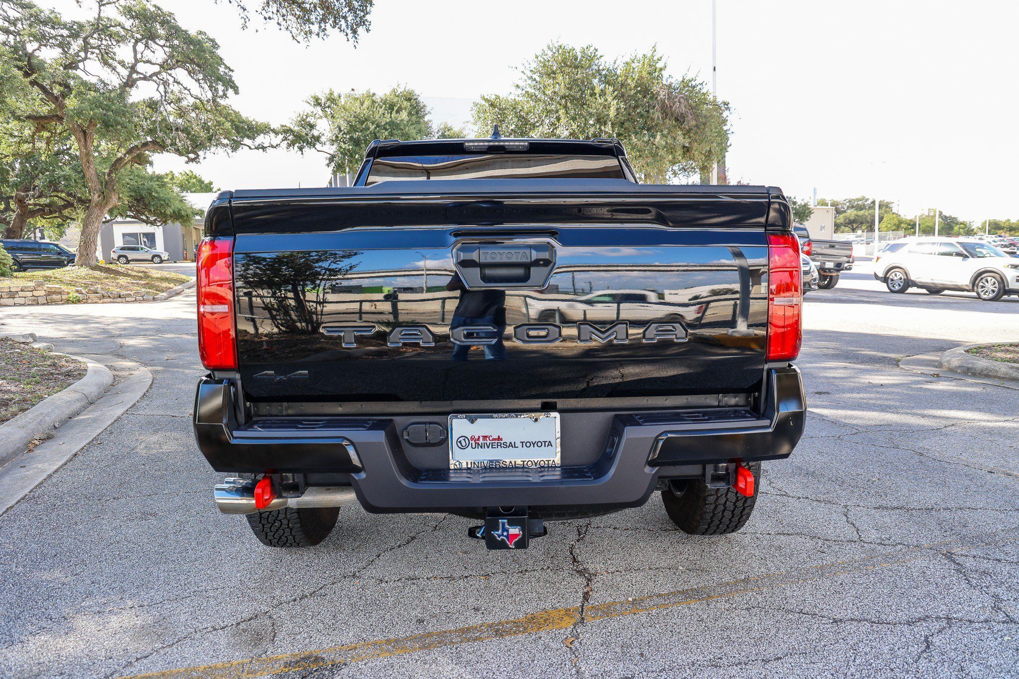 Certified 2025 Toyota Tacoma TRD Off-Road AWD/4WD image 9
