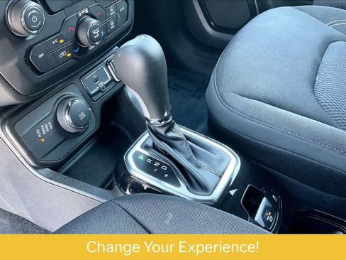 Used 2022 Jeep Renegade Altitude w/ Convenience Group AWD/4WD image 15