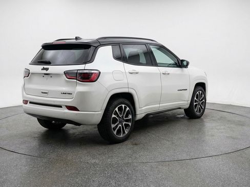Used 2025 Jeep Compass Trailhawk AWD/4WD image 9