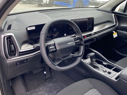 New 2026 Kia Sorento LX FWD image 13