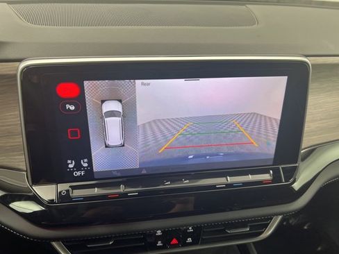 Used 2025 Volkswagen Atlas SEL Premium R-Line image 19